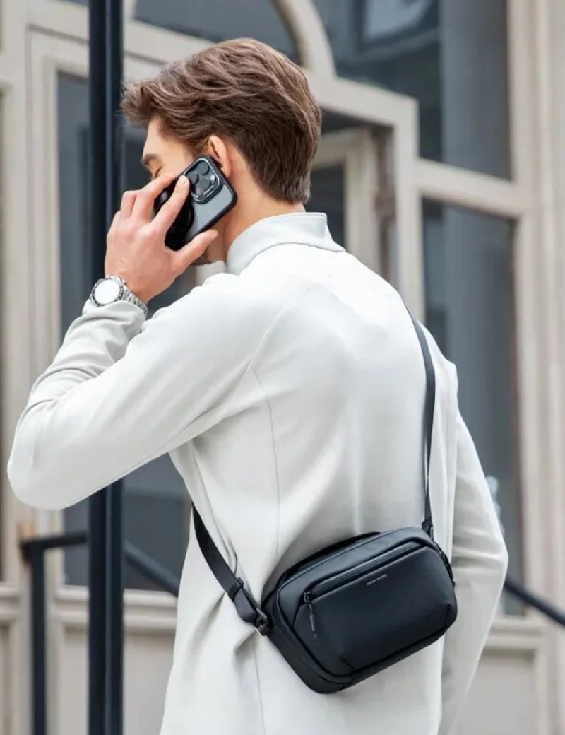 Digital Single Shoulder Bag Mark Ryden Qest Black